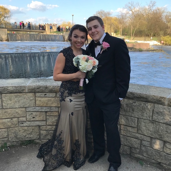 Black and nude prom dress - Picture 6 of 8